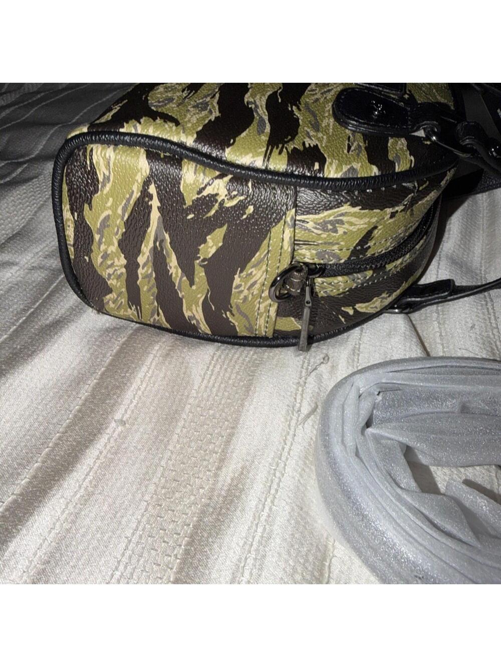 NEW w/ TAG Von Dutch SIBERIAN CAMO mini bowling bag clutch purse Y2K - Picture 7 of 8